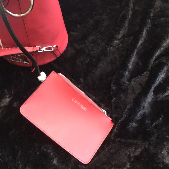 Calvin Klein Convertible Handbag/Backpack W/Wallet - Picture 9 of 16